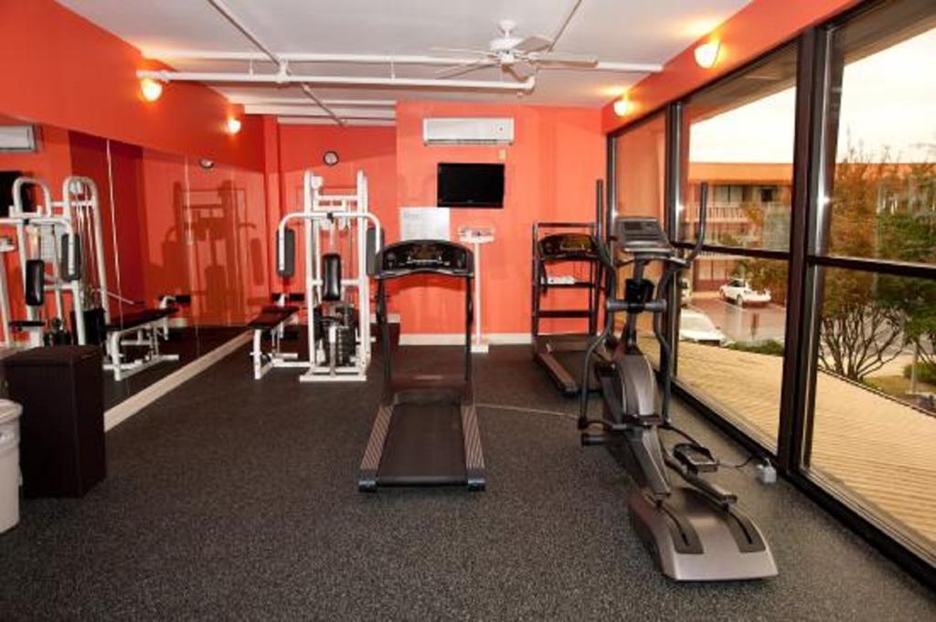 Baymont By Wyndham Fayetteville Fort Bragg Area מראה חיצוני תמונה