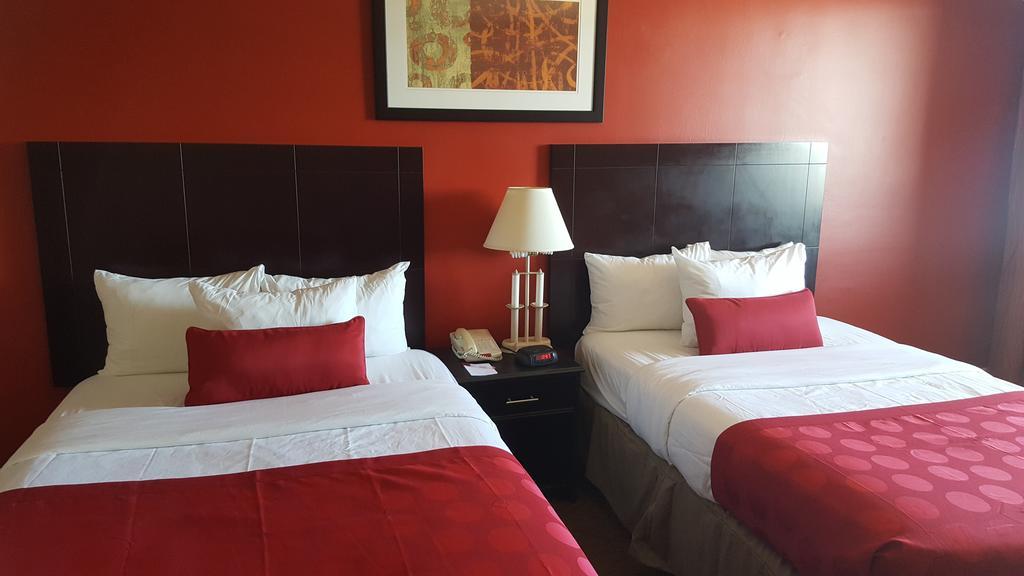 Baymont By Wyndham Fayetteville Fort Bragg Area מראה חיצוני תמונה