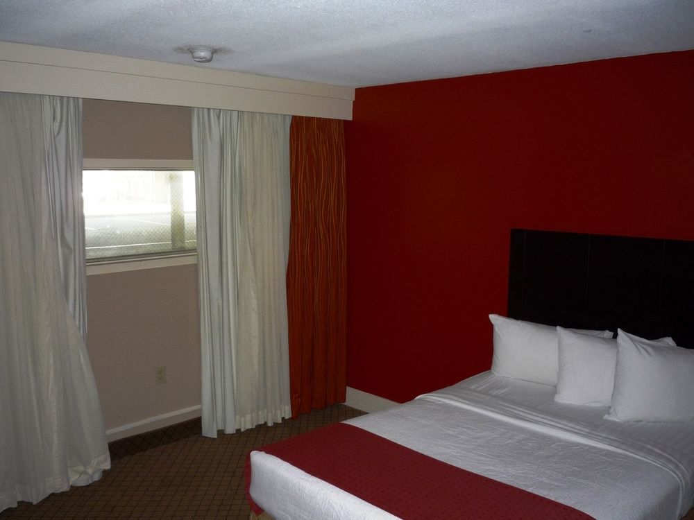 Baymont By Wyndham Fayetteville Fort Bragg Area מראה חיצוני תמונה