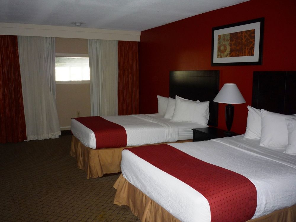 Baymont By Wyndham Fayetteville Fort Bragg Area מראה חיצוני תמונה