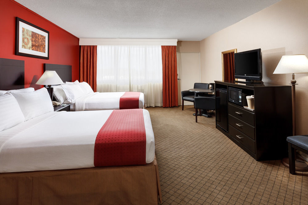Baymont By Wyndham Fayetteville Fort Bragg Area מראה חיצוני תמונה