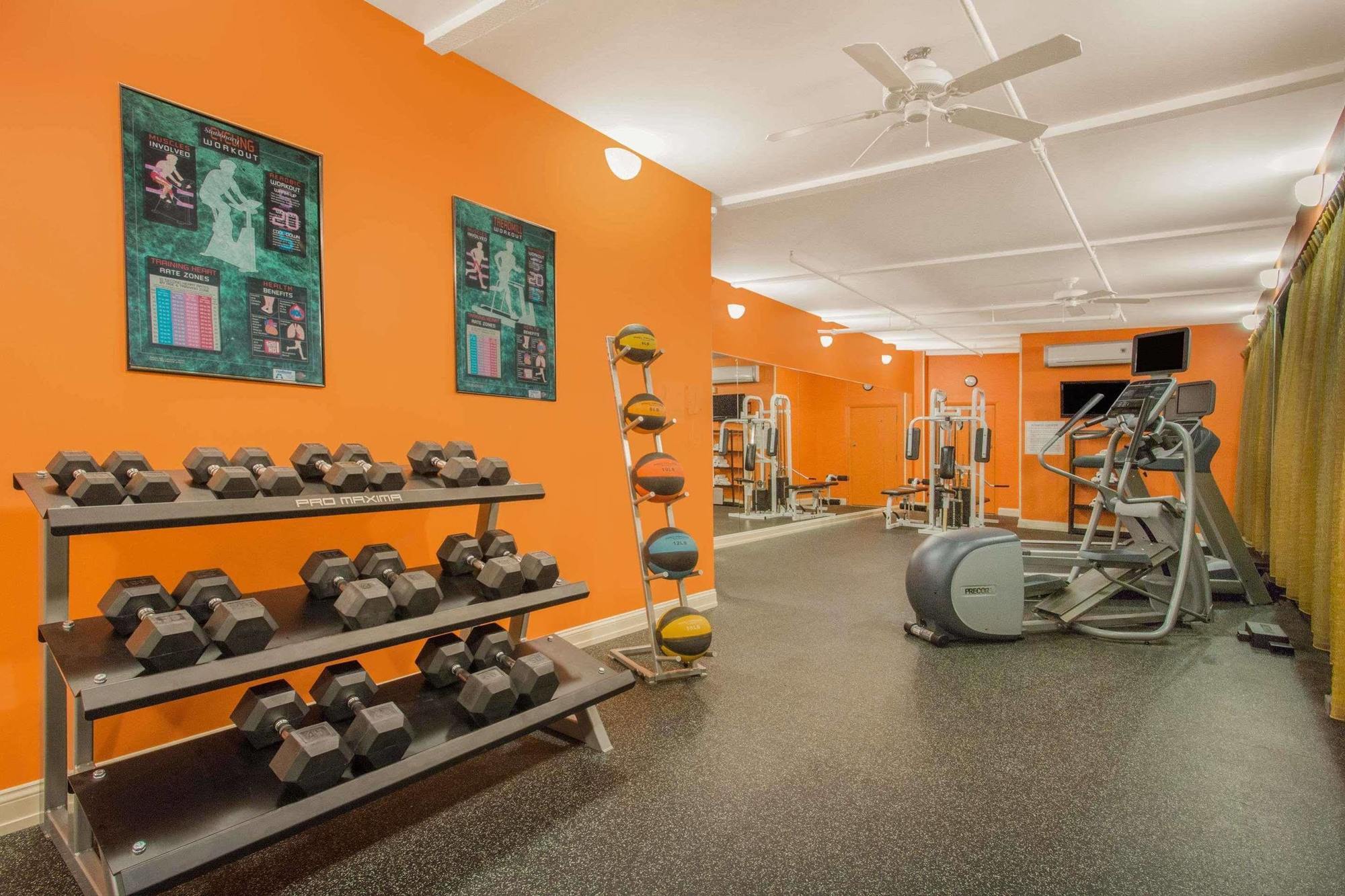 Baymont By Wyndham Fayetteville Fort Bragg Area מראה חיצוני תמונה