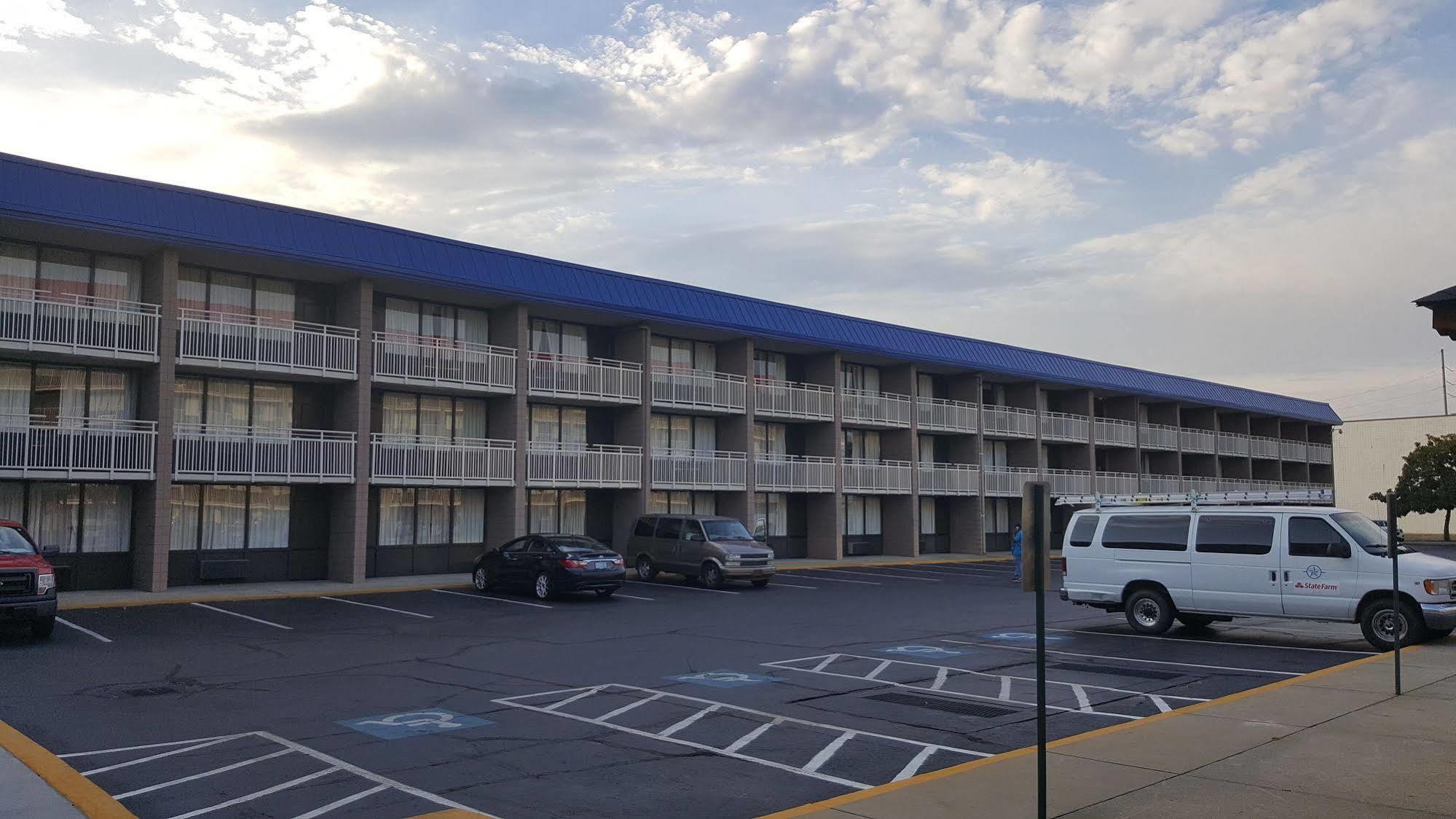 Baymont By Wyndham Fayetteville Fort Bragg Area מראה חיצוני תמונה